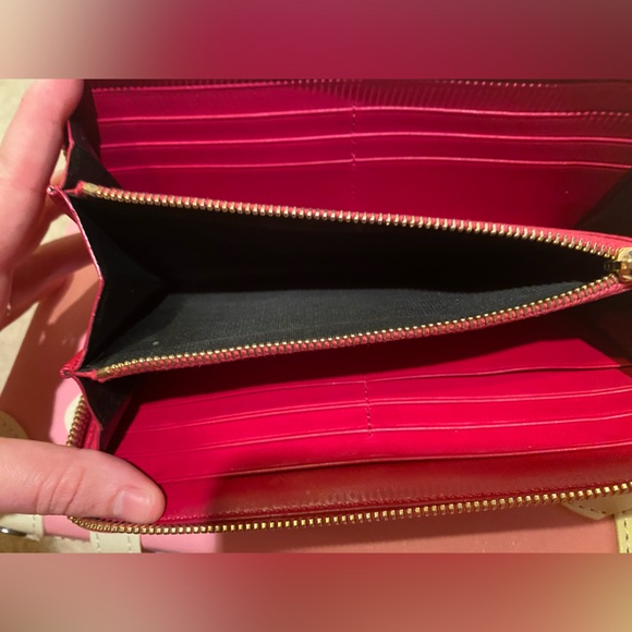 SAINT LAURENT WALLET! EUC! - Picture 8 of 10